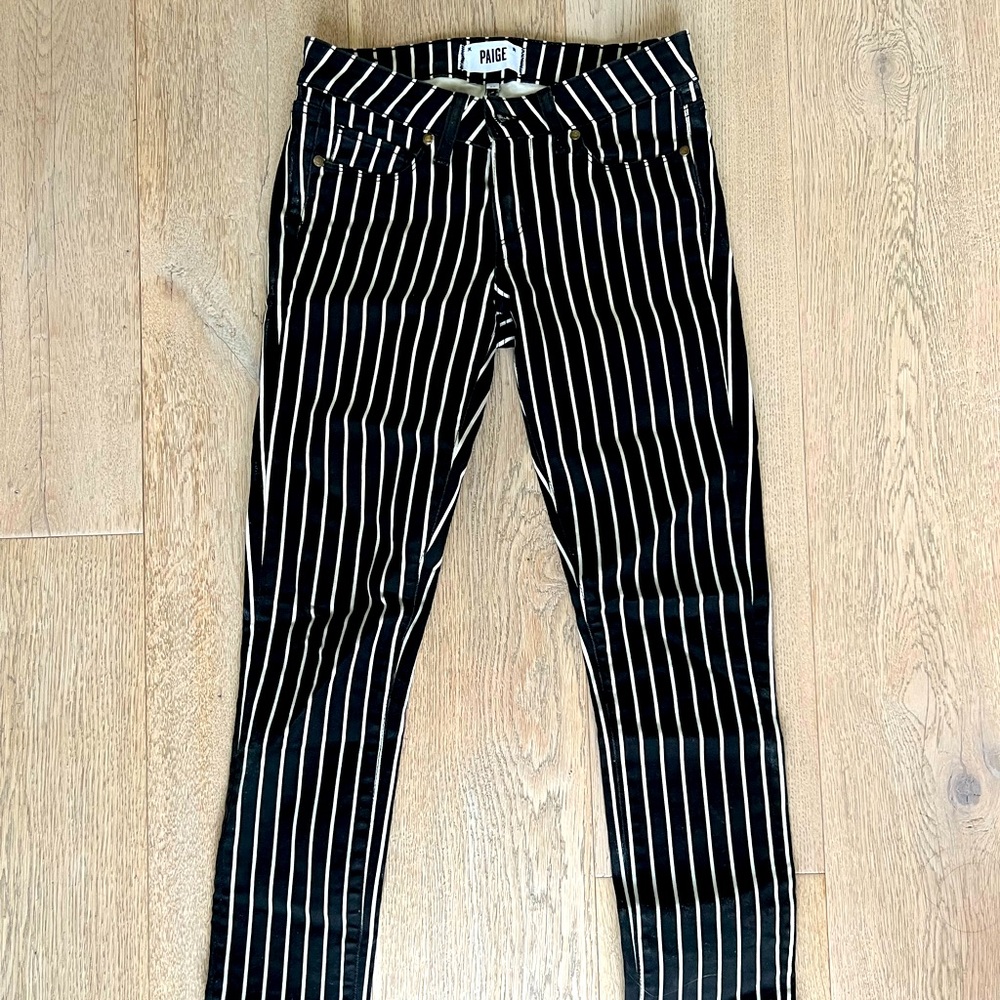 PAIGE DENIM - super cute & fun jeans! 🖤🤍